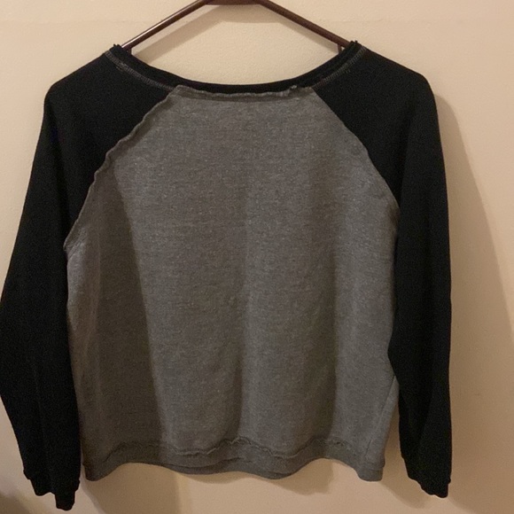 Disney Women Mickey & Minnie Sweatshirt, Size M - Picture 4 of 6